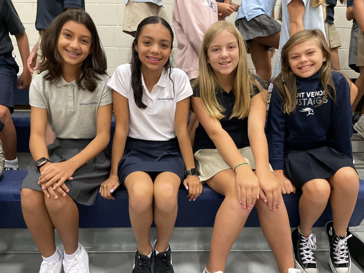 hannon_leah23's tweet photo. Mirror tracing, hula hoop team building, MV norms, teacher trivia, oh my! @TheMVSchool #bettertogether #mvmiddle #graceabounding https://t.co/JczJkgGyBW