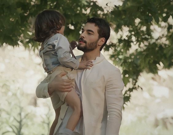 yvette_princz's tweet photo. Baba 🤍
#AkinAkinozu #MiranSadoglu #UmutSadoglu #Hercai https://t.co/Me6KYQmmx6