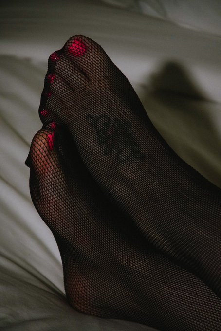 Happy Toesday 😘 https://t.co/akDkRGIAgx<a href="/tag/rt"class="tags"><span>#rt</span></a><a href="/tag/amatuers"class="tags"><span>#amatuers</span></a><a href="/tag/contentcreator"class="tags"><span>#contentcreator</span></a><a href="/tag/feetpicsforsal"class="tags"><span>#feetpicsforsal</span></a>