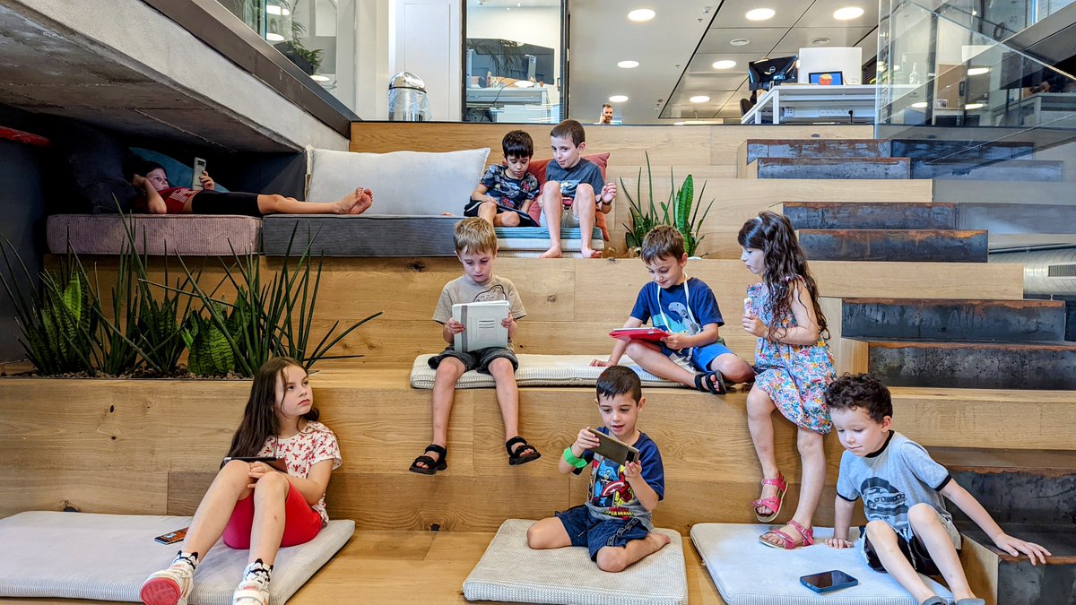 PrimisLtd's tweet photo. Our new interns really seem to love digital discovery!
What do you think their first tasks on the job should be?
#PrimisKids #VideoDiscovery https://t.co/NQpfdOvjTs
