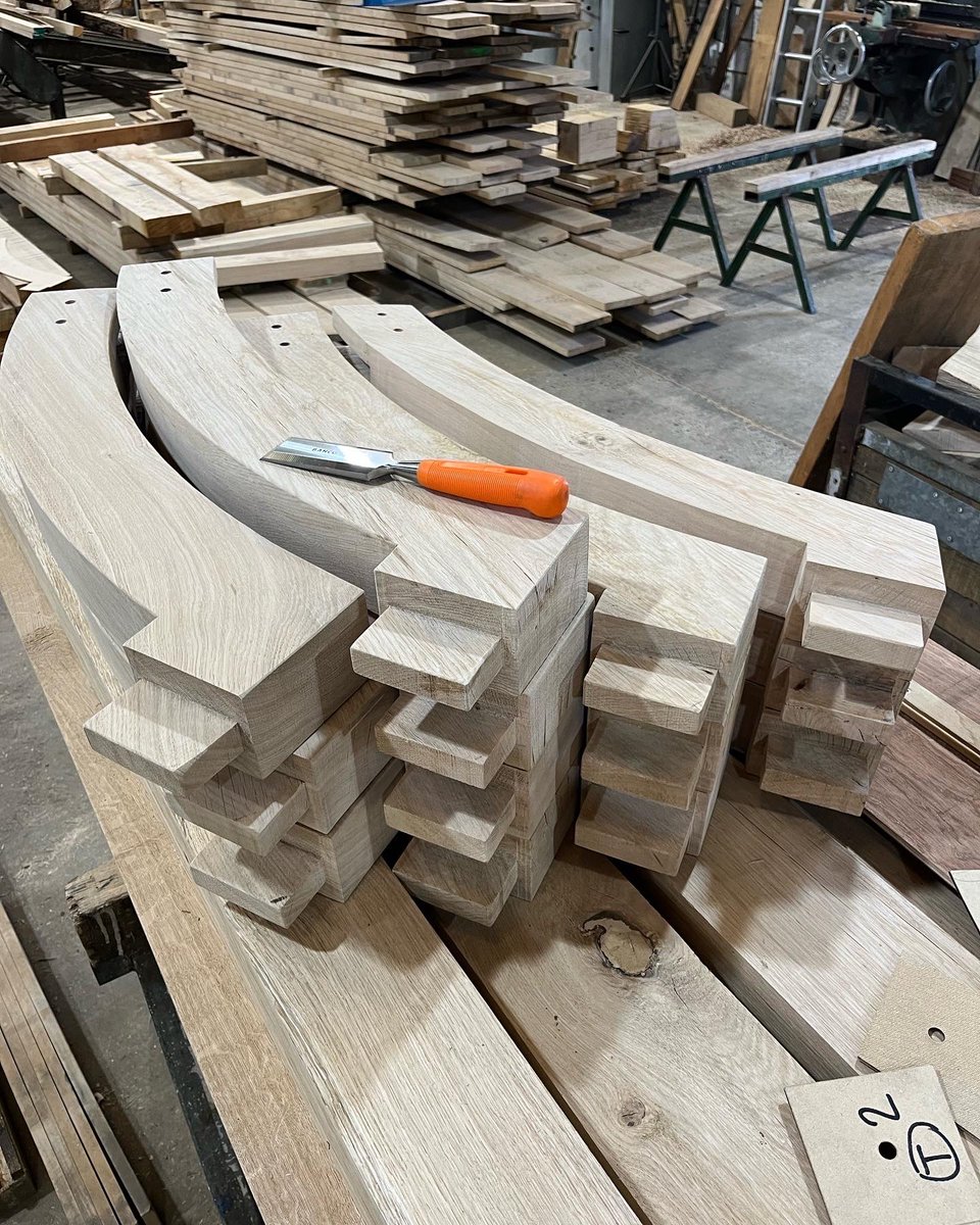 WLWESTSONS's tweet photo. Curved Oak braces finished by our skilled team. 😍
Contacted our sales team with your enquiry now!
#oak #braces #timberframe #hardwood #timberworkshop #bespoke #timberdesign #timberframebuildings #oakframe #wlwestsons https://t.co/cXTb9RD3cl