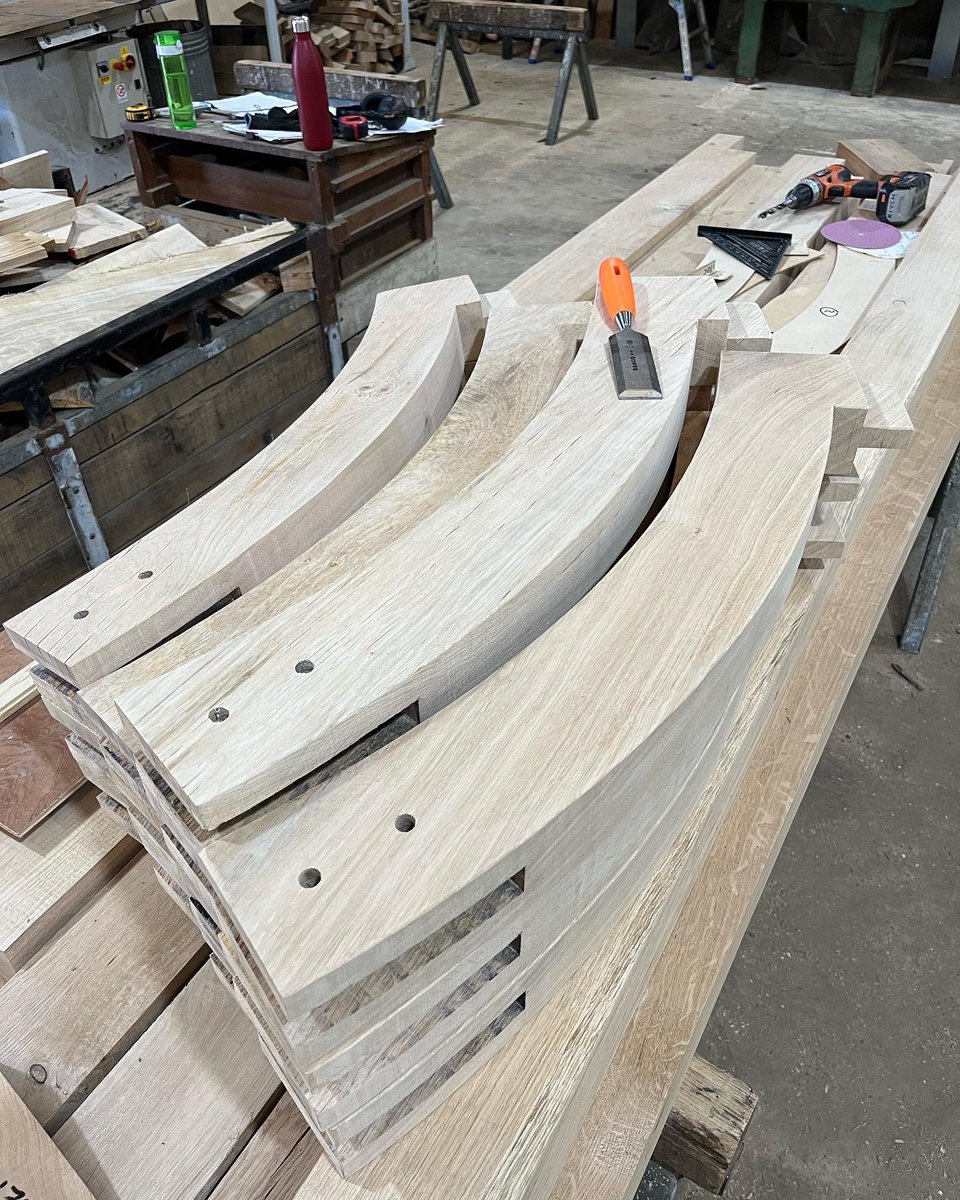 WLWESTSONS's tweet photo. Curved Oak braces finished by our skilled team. 😍
Contacted our sales team with your enquiry now!
#oak #braces #timberframe #hardwood #timberworkshop #bespoke #timberdesign #timberframebuildings #oakframe #wlwestsons https://t.co/cXTb9RD3cl