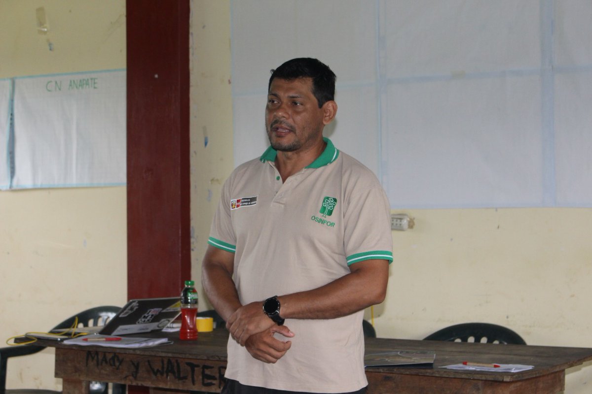 OsinforPeru's tweet photo. Especialistas de la oficina desconcentrada del #OSINFOR en La Merced, región #Junín, brindaron una charla sobre el uso de equipos de campo y monitoreo a los miembros de la comunidad nativa #Cheni.
📷: FAO-Perú https://t.co/tiTnfOQBsV