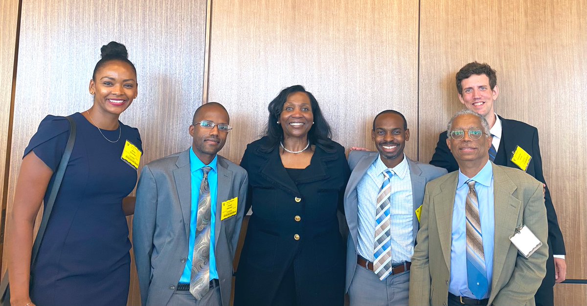 HowardEcon's tweet photo. Revisiting some memorable moments from this summer’s #AEASP2022 @HowardU Including @hufaculty w/ @drlisadcook @federalreserve &amp; a BBQ sponsored by #LavaughnHenry &amp; @business_econ #EconTwitter https://t.co/EKtvYtz7xS