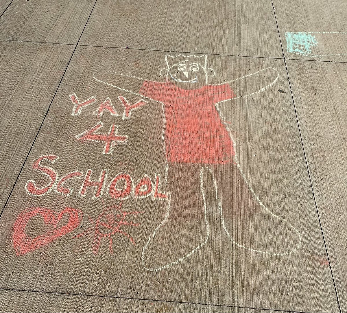DrKDBPrincipal's tweet photo. A great start at Prairieview Elementary!#U46firstday2022 https://t.co/pNmEtUFDBS