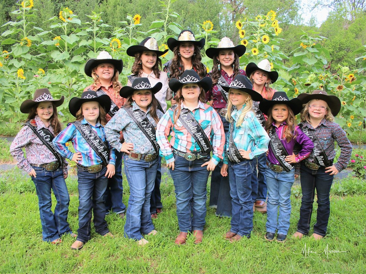 MikeMasonPhotos's tweet photo. LOOK AT ALL THESE PRETTY LITTLE  LADIES!
As A Sponsor Of The Organization, I Got To Hang Out With The Style &amp; Grace Of Royalty Of The Otero County Fair &amp; Rodeo Queen Organization.

 Photo Venue = Mountain Park Events, LLC. 

OTERO COUNTY FAIR &amp; RODEO SEPT. 21-25 @ The Fairgrounds https://t.co/HYIkEvvQOr