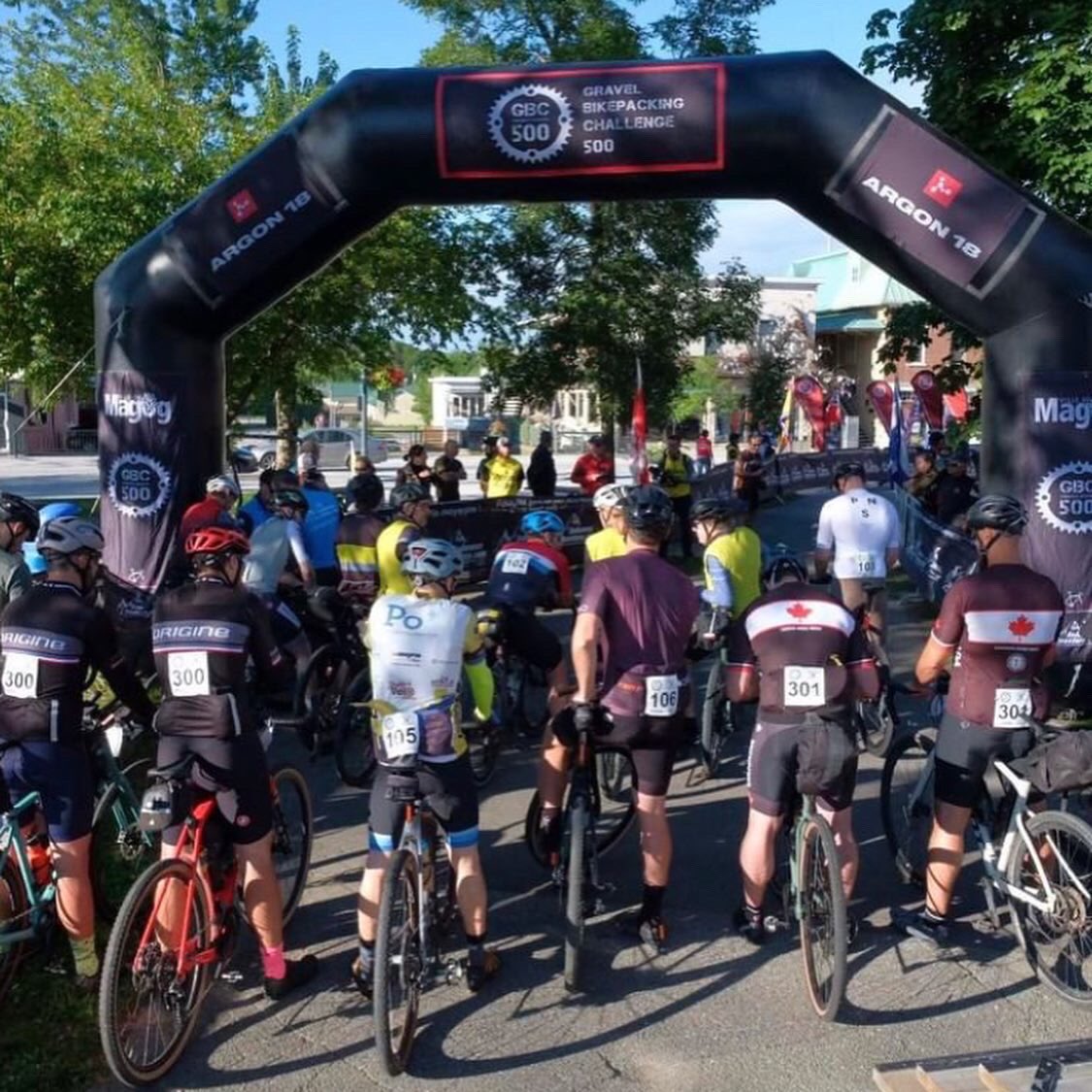 MrMarkBeaumont's tweet photo. 21 hours 40 mins for 500 gravel with 7300m of ascent!  What a stunning, insane &amp; memorable time at #GBC500 

Whilst I pushed it and went for the win, the spirit of this event is as much about pure adventure and experiencing the local cuisine and culture. Thanks @Argon18bike https://t.co/VfITAjcQhN