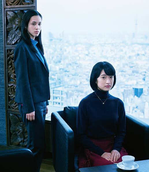 映画『あのこは貴族』(2021)観た。
貴族の女性とそうじゃない女性の話。
ずっとじわ〜っと良くてそのじわ〜にいちいち泣いた。この女性達と同じテーブルに着席してるみたいな気持ちで、どんどん心に映画が入ってくる様なピュアな体験。ハッとするような勇気をもらう。いまジャスト観たかった映画でした 