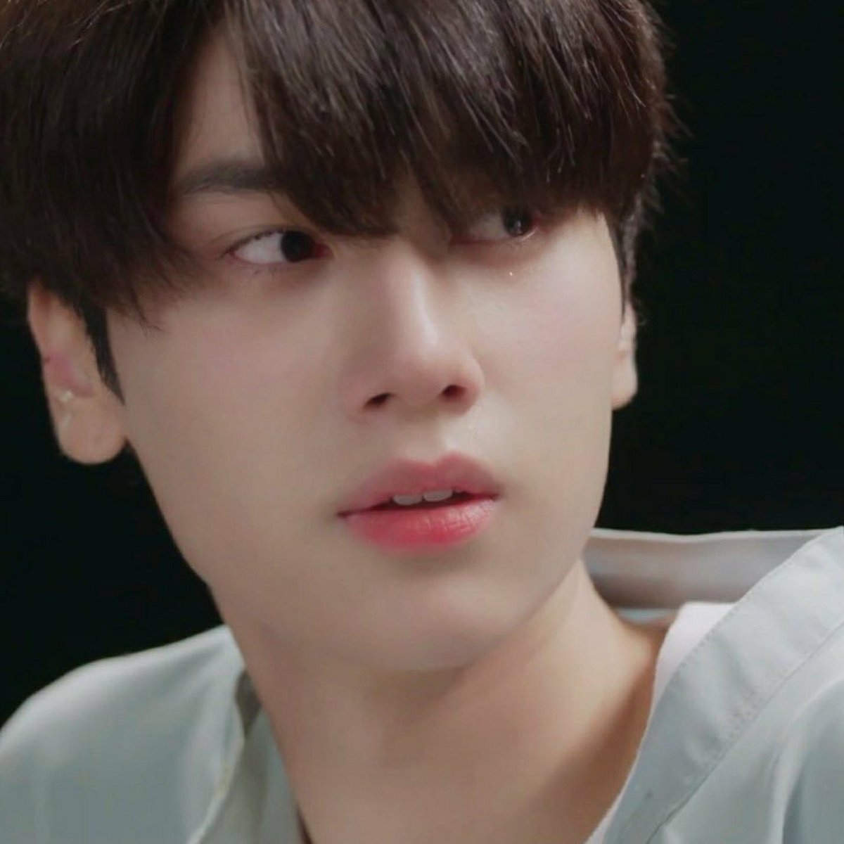 youcallmelips's tweet photo. tine and daonuea cries can break my heart ❤️‍🩹 https://t.co/rcbhx8oc6K