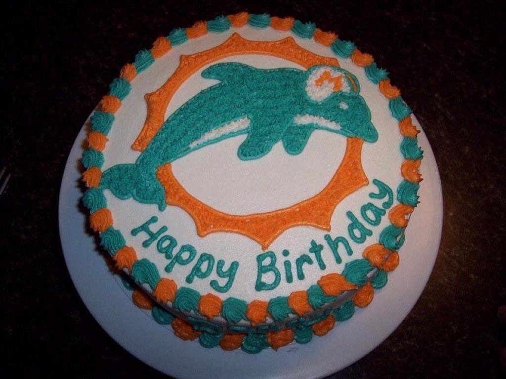 finatic1972's tweet photo. @MiamiDolphins @FloridaFUTP60 🎶 Happy happy birthday may all your dreams come true (including 🏆) happy happy birthday from all of #FunsUp to you!!!! https://t.co/JaAQhzGJ0I