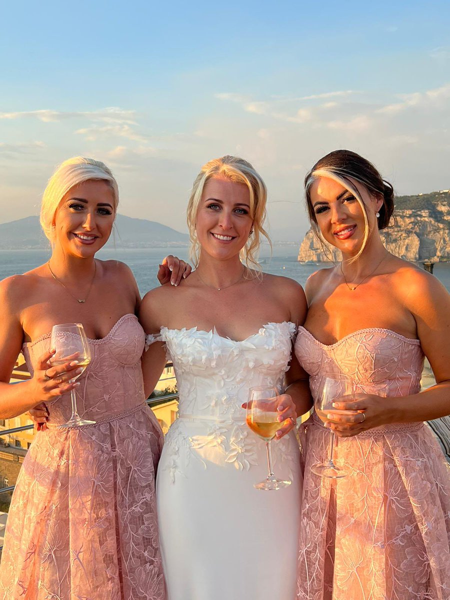 CherniceFx's tweet photo. Sorrento, Positano, Capri. Finished with being Maid of Honour for my best friend 🫶🏼 https://t.co/4ix4v77Ckt