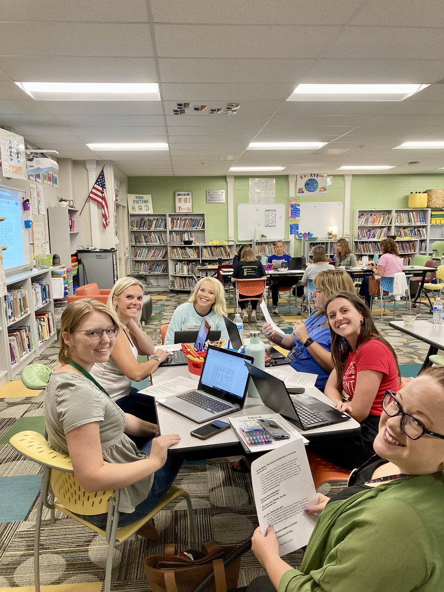 summitbees's tweet photo. Our Summit staff working hard and having fun on our PD day together. @FHSchools #Welcomebacktothehive #SummitStrong https://t.co/dvNmC2fzn4
