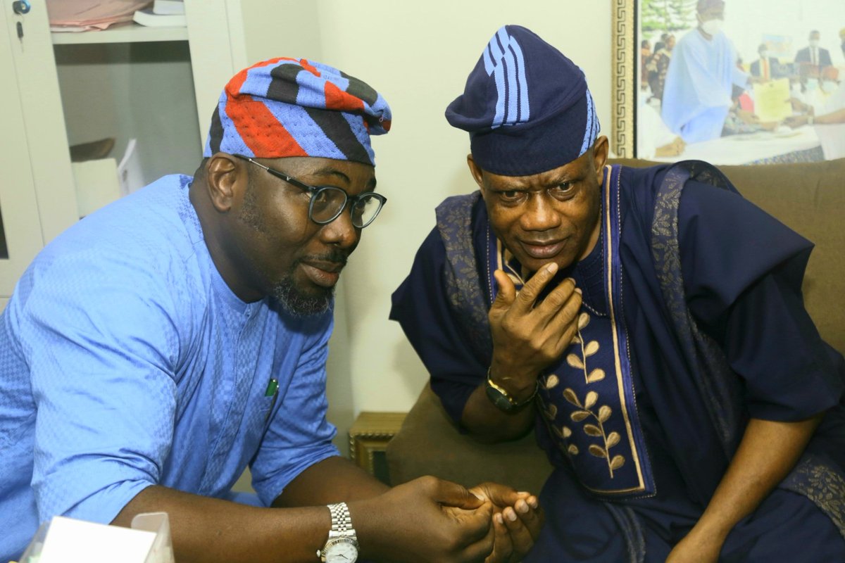 mlgca_lasg's tweet photo. Today, Mr Gov. @jidesanwoolu, who was represented by his SA, LG&CA; Hon. Bolaji Kayode Robert installed & presented the Staff of Office to the 1st Olu of Sangotedo Kingdom; HRM; Alaiyeluwa Oba, Saliu Kamoru Olufunmi
#ForAGreaterLagos
#IgbegaIpinleEko
#AjumoseNi
#MLGCA
#BiBiRe https://t.co/GXOYFsfg7b