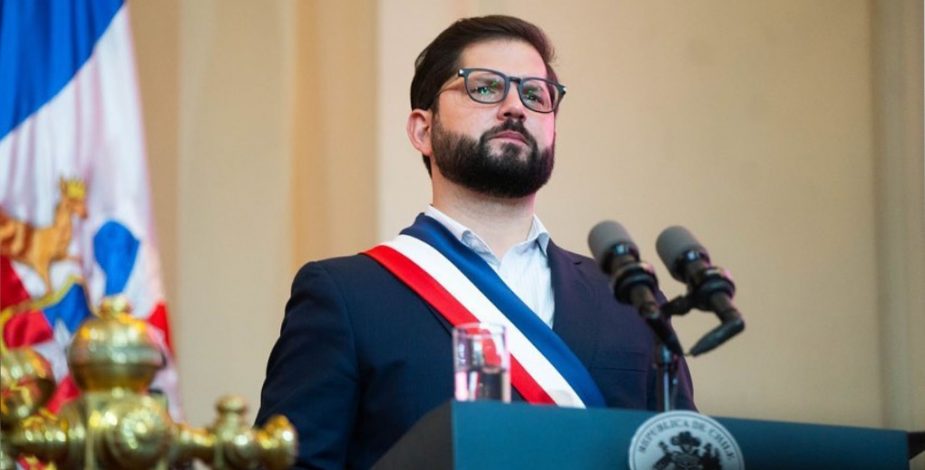 adnradiochile's tweet photo. Ipsos: Gabriel Boric es el segundo presidente con mejor evaluación de Latinoamérica https://t.co/1B1fF1xMSc https://t.co/uM74gXYM4a