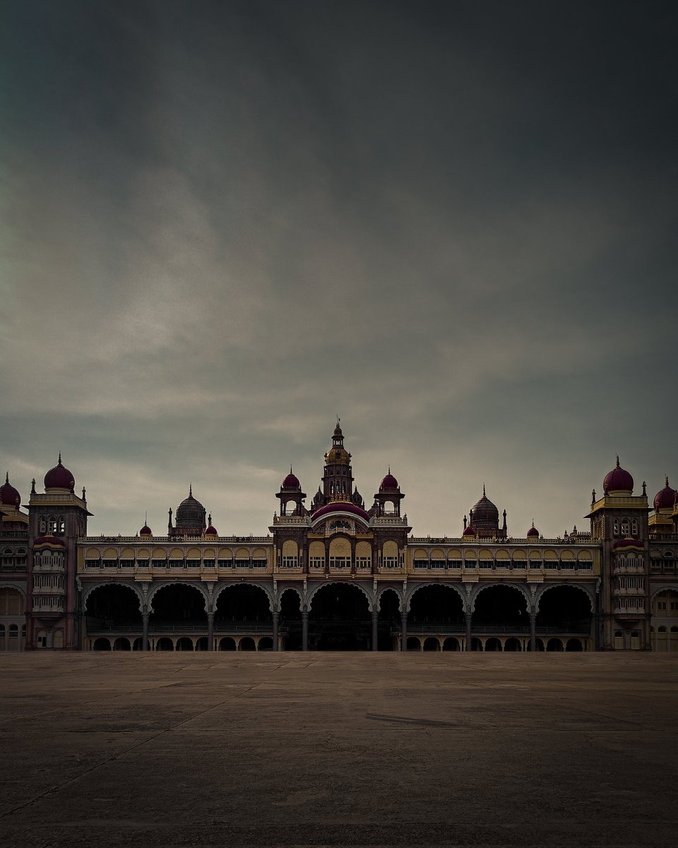 JosephWalter23's tweet photo. Mysore Palace
#india #karnataka #mysore #mysorepalace #shotonredmi #adobe #lightroom #photoshop #redminote8pro #nammakarnatakaphotographers #travelphotography https://t.co/lsdkLsW35k