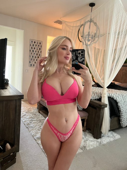 Kristen Lanae’s pics and videos