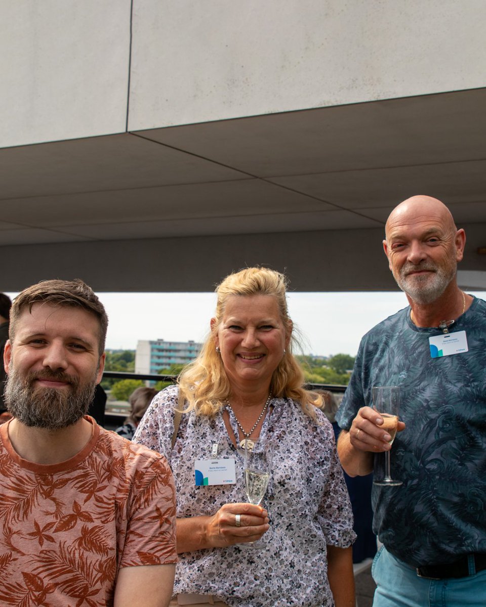 Altijd al eens je ouders willen laten zien waar je zo'n 40 uur per week doorbrengt? Dat kon op de Bring Your Parents To Work Day 😍 Neem jij jouw ouders mee naar de volgende editie?🎈 

#inhouseday #funattheoffice #parents #delft #topdesknl #topdeskdelft #werkenbijtopdesk #fun