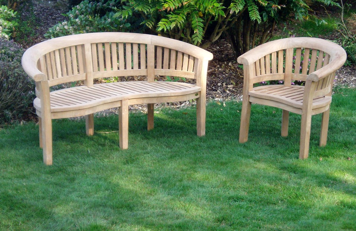 An extra thick rolled crest rail, flat seat, and slatted back give the Gloucester teak bench, a perfectly curved shape, making it the ideal bench to enjoy a sunny day on.

#gloucester #bench #handmade