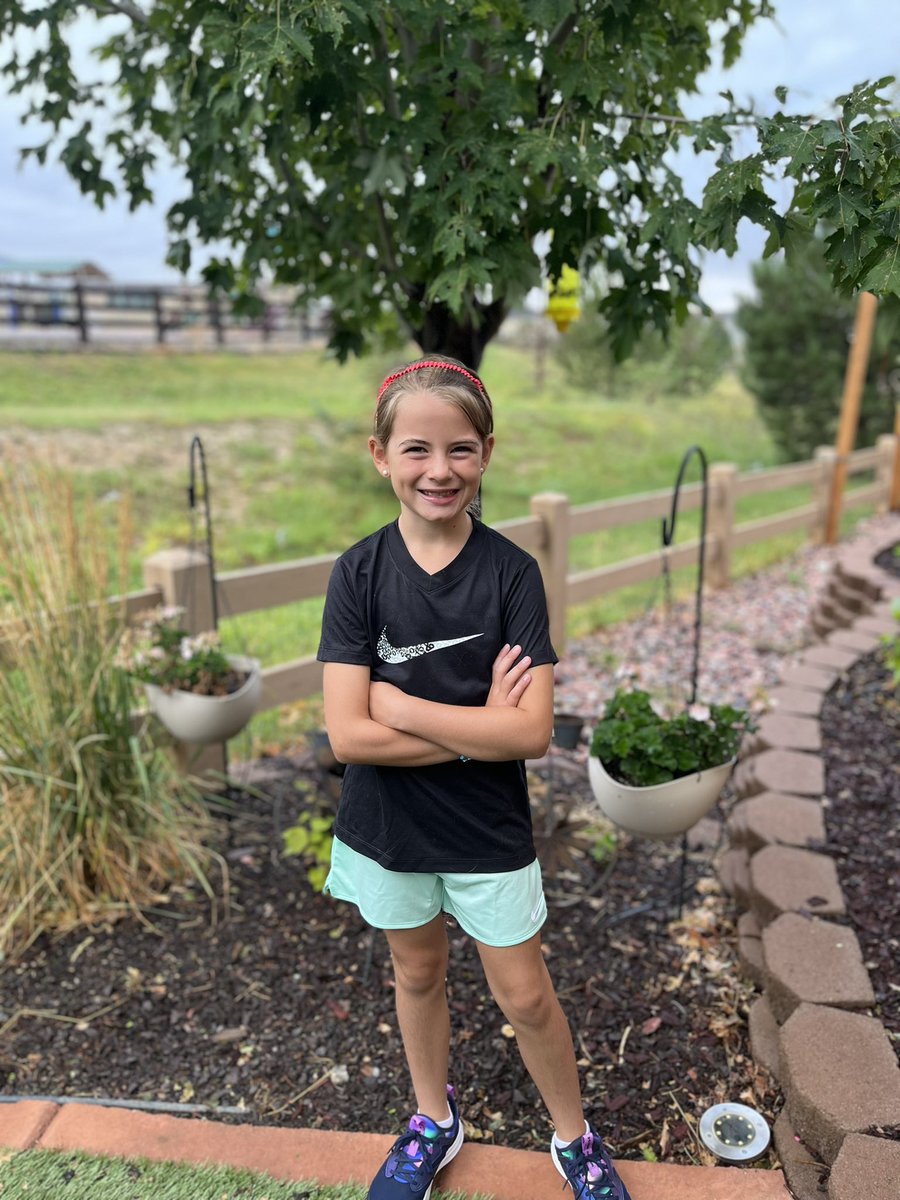 chencrew04's tweet photo. First day of 3rd grade!! Miss Independent told me to stay home she was going by herself #chencrew #linzelaine #firstdayofschool #3rdgrade #pineridgeelementary #prepanthers #panthers #ccsd https://t.co/XIogmPWKcI