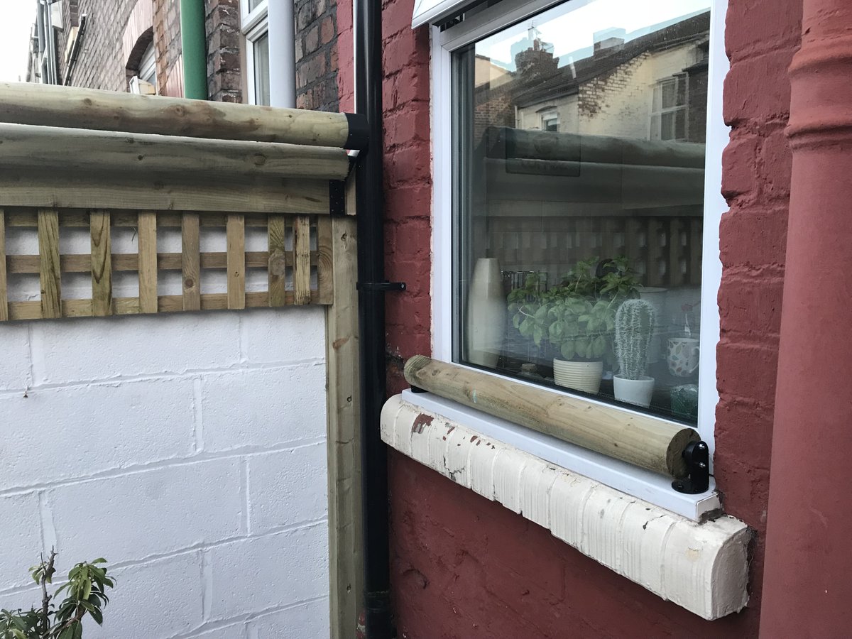 katzecure's tweet photo. @Rosie_cat28 @tigerofwrath @filzballjaeger Hi, sorry I've only just seen this. I don't appear to be directly tagged. You would need a single pole on the window sill. This would stop the sill becoming a platform the cat can jump from. https://t.co/qhgBFF3NtV