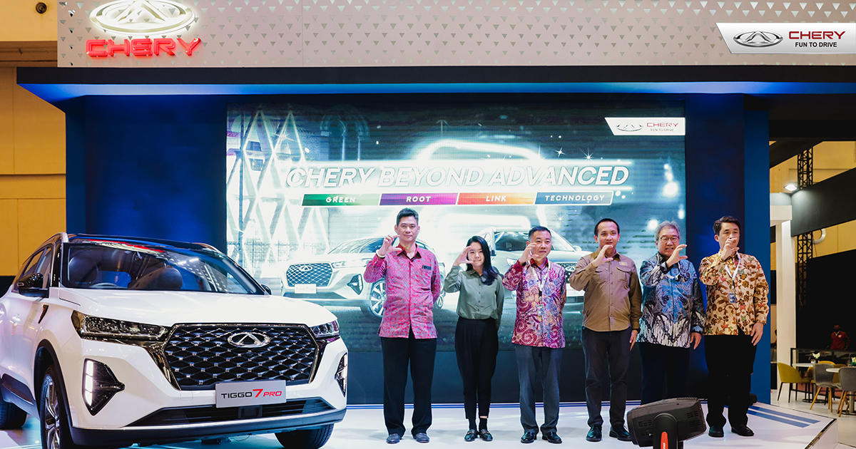 CheryAutoCo's tweet photo. During the #GIIAS, #CHERY showcased its latest models, including the #TIGGO8PRO, #TIGGO7PRO, and the #EQ1, attracting a large number of enthusiastic fans to participate in test drives. What a fantastic opportunity for car enthusiasts and CHERY fans! @CheryMotorID https://t.co/x4SY8cV6bh