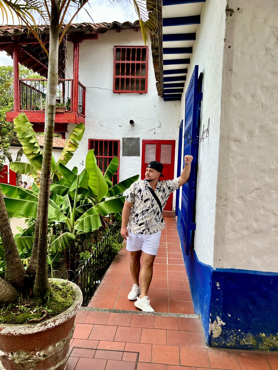 RnRighteousness's tweet photo. Viva Colombia 🇨🇴 https://t.co/KtgrBVSn8e