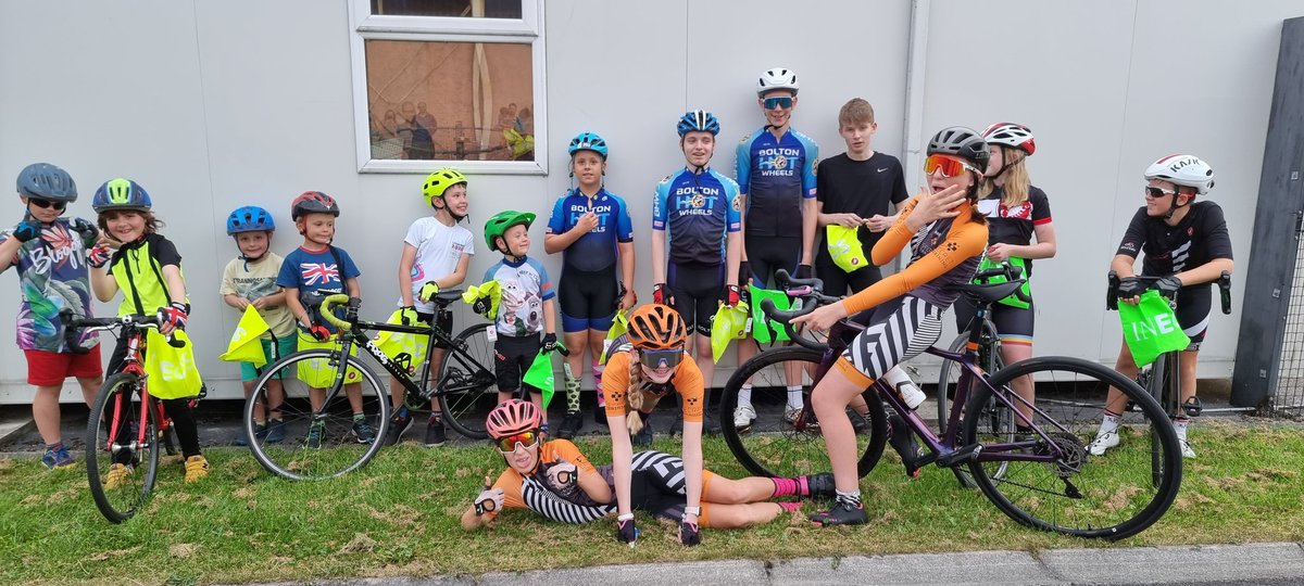 Ribble Valley Juniors (@rvjuniors) on Twitter photo This was the great bunch following our final Monday Skills session. Through the year we've coached for 12 weeks, 282 attendances, 24 average attendees, 6 coaches, 275 hours volunteered. Big thanks to all the kids, parents, coaches, and <a href="/merlincycles/">Merlin Cycles Ltd</a> for the bags to giveaway. This was the great bunch following our final Monday Skills session. Through the year we've coached for 12 weeks, 282 attendances, 24 average attendees, 6 coaches, 275 hours volunteered. Big thanks to all the kids, parents, coaches, and <a href="/merlincycles/">Merlin Cycles Ltd</a> for the bags to giveaway.