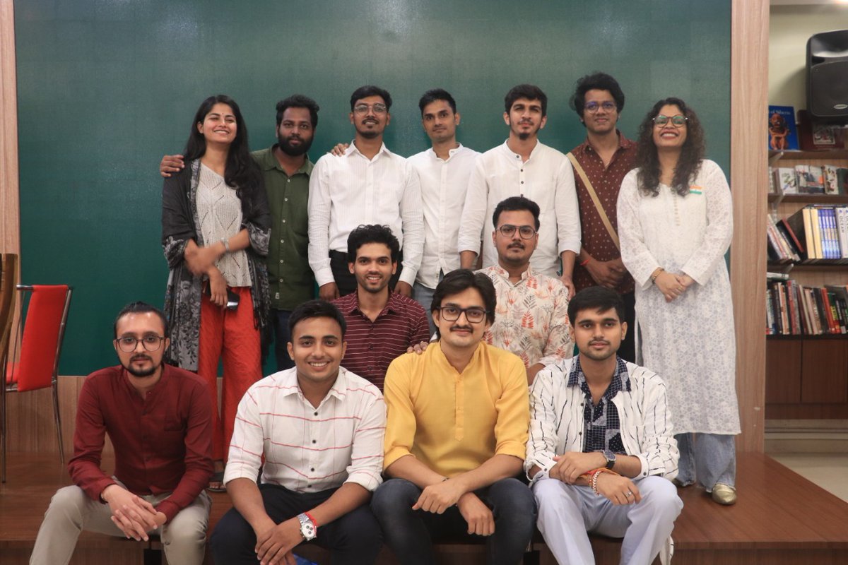 Yesturday an extraordinary event organised by <a href="/litofest/">LitOFest</a> - <a href="/artofhindipoets/">artofhindipoets</a> at <a href="/titlewavesMUM/">Title Waves Bookstores</a> was so exiciting.
Its an honour to perform there and even got to listen and met <a href="/swankhede_IRS/">Sameer Wankhede</a>, <a href="/anupjalota/">Anup Jalota</a>, and many big personalities.🇮🇳

📍Bandra(W), Mumbai #15aug