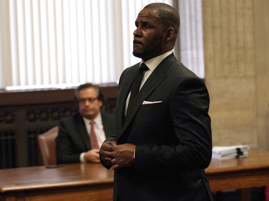 TheMarie_J's tweet photo. Jury selection for singer R. Kelly's federal trial on allegations of child pornography and rigging his 2008 state trial kicked off Monday in Chicago in a trial that is expected to last up to four weeks.Prospective jurors are being questioned on whether they watched #news #RKelly https://t.co/GD6pDi73WI