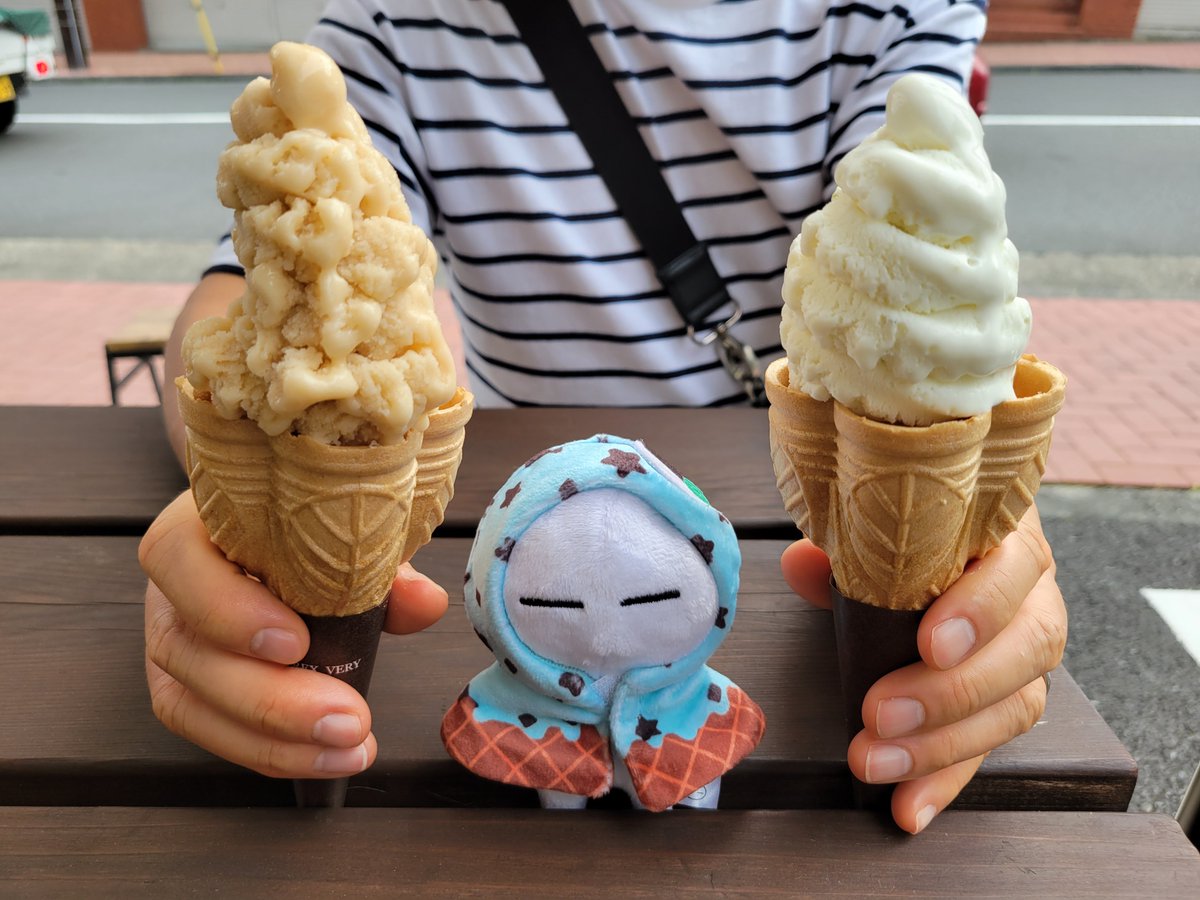 petit_ru's tweet photo. 今日の夕食、美味しかった😋
ソフトクリームはわさび味と電気ブラン味🍦
電気ブランって有頂天家族を思い出す🐾
#portokutama #奥多摩の台所
#しらいむくんといっしょ https://t.co/lWqZCU6nSA