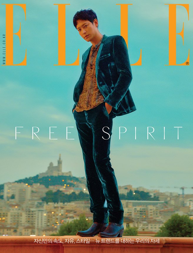 DongwonStyle's tweet photo. A series of Gang Dong-Won wearing velvet suit

#LouisVuitton 
#SaintLaurent
(📷 ellekr, GQkr) https://t.co/hrf6QOKjTD