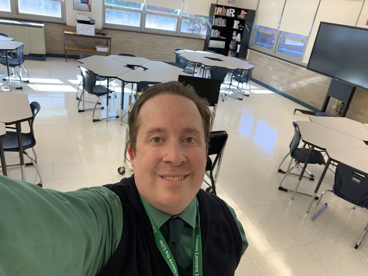 AffleckDan's tweet photo. First day of school @LarsenMSPride very excited to begin another year in @sdu46 #lancerpride https://t.co/eTNVC2XvbI