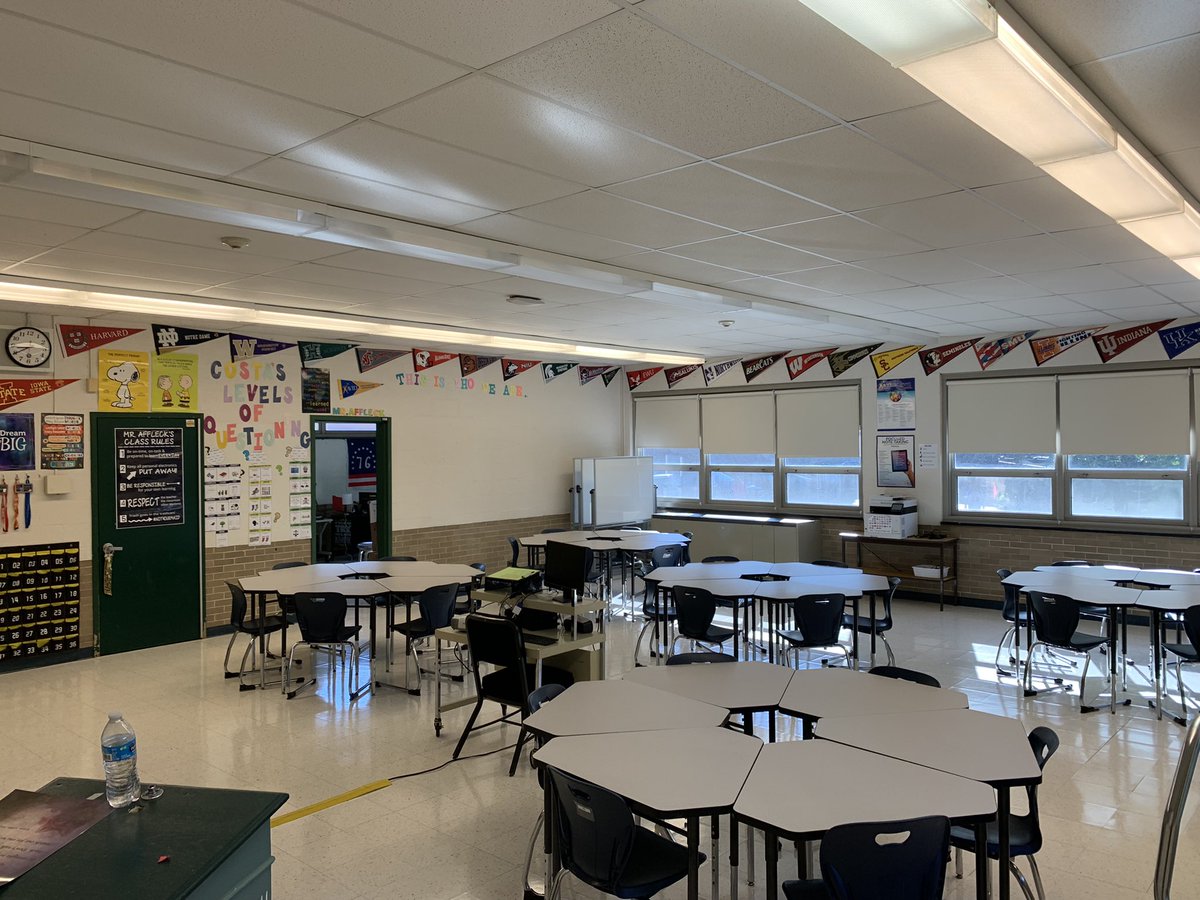 AffleckDan's tweet photo. First day of school @LarsenMSPride very excited to begin another year in @sdu46 #lancerpride https://t.co/eTNVC2XvbI