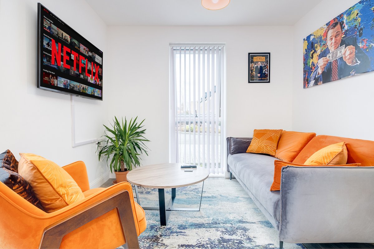 maevela_'s tweet photo. Our cosy 2 bed houses are available to book! In a quieter area of the city centre but still close to everything!🏠 #ServicedAccommodation #ServicedApartment #LuxuryApartment #LuxuryApartments #LuxuryAirbnb #Brum #BirminghamLife #Birmingham #ServicedApartments https://t.co/vPnJePTjTB