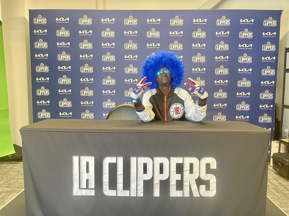 ClippersSoul's tweet photo. Clippers mvp event clippers training center clippersSoul always support the fans and the sales team #nbasuperfan @Steven_Ballmer @LAClippers #clippers #ClipperNation #clipperssoul @nba #steveballmer #nba @curtisdays #curtisdays #NBATwitter https://t.co/NXTjynPDEJ