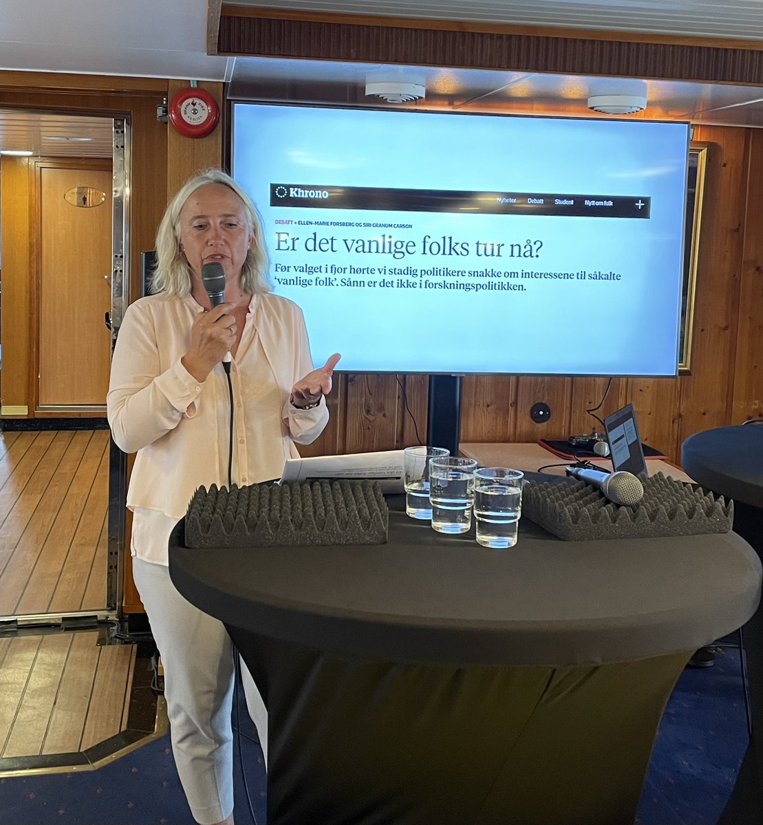 jrn_jcj's tweet photo. @EllenForsberg fra @norsusforsk innleder og leder sesjonen «Er det vanlig folks tur - til å bli hørt om forskning og innovasjon» på #arendalsuka2022 https://t.co/CFC1o0kE4V