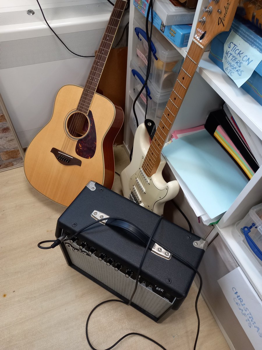 AustenActivity's tweet photo. Printing sculpting drawing &amp; music with some of our gents today. https://t.co/NP4HpiDvNa