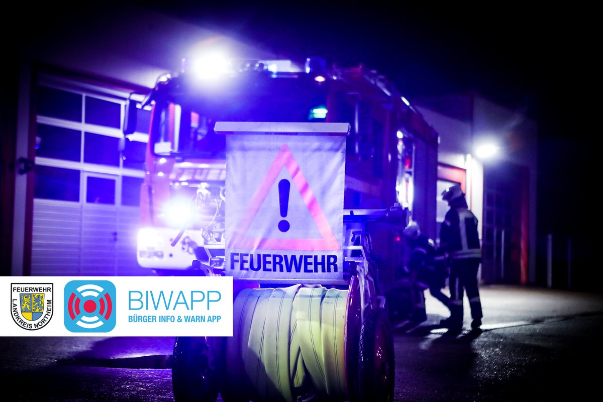 kfvnortheim's tweet photo. #Gas-Leitung in #Greene in der Leinestraße beschädigt, Gas tritt aus. #Feuerwehr sperrt Bereich ab und evakuiert betroffene Gebäude im Gefahrenbereich. Kein offenes #Feuer, Zigarettenkippen etc.! Beachten Sie die Weisungen unserer Einsatzkräfte. #BIWAPP @Polizei_NOM https://t.co/RZouulJ9St