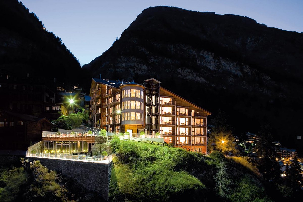 TheWorldsBestH1's tweet photo. The Top 25 Hotels In The World - From The Tripadvisor 2022 Travellers Choice Ratings: 5. THE OMNIA, 
Zermatt, Switzerland https://t.co/4wnDm62vOf #TheOmonia #Zermatt #Switzerland #Tripadvisor #hotel #Travel #theworldsbesthotels https://t.co/xC8l1Nr7x8