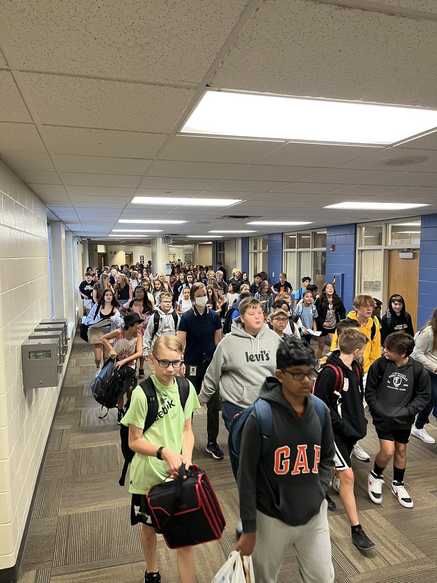 ElkhornPS_ERMS's tweet photo. We’re ready for a great year! Great to have our students and staff back in the building. #WeAreRidge #EPSAchieves https://t.co/muzbIgt3bx