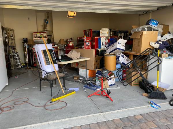HaulingPlanet's tweet photo. Did you know studies have shown direct link between stress levels and clutter. Getting rid of your unwanted junk is a great way of reducing stress, and allows for a relax mind. Start planning your junk removal on our website #junk removal #furniture removal piano removal https://t.co/k3KDiiz0sN