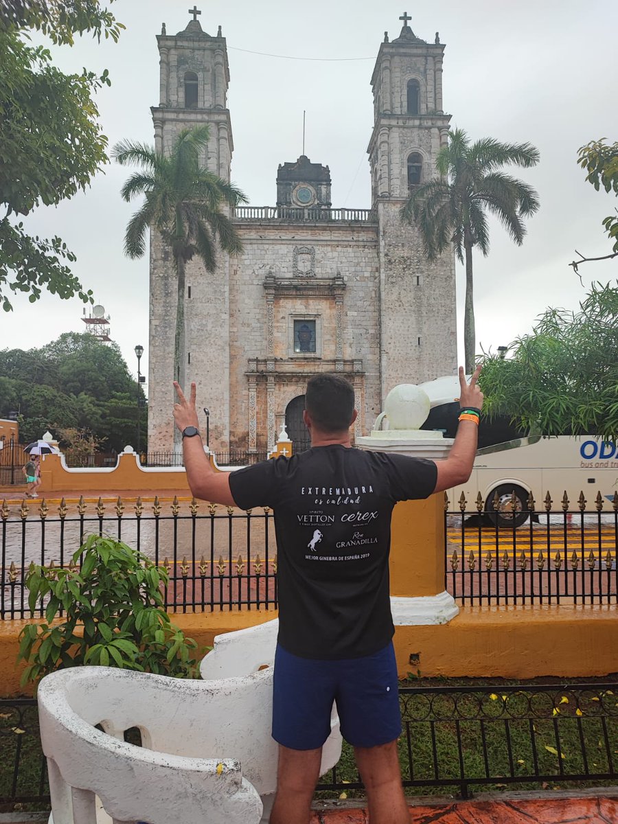 Desde #México #Valladolid #Yucatán David Hernández nos envía esta preciosa foto con su camiseta #ExtremaduraEsCalidad 
.
¡¡Feliz Martes amig@s!!
.
#cerveza #beer #cervezaartesana #extremadura #cannabis #mango #fresa #trigo #ipa #regalo #verano #online #oferta #descuento #detalle