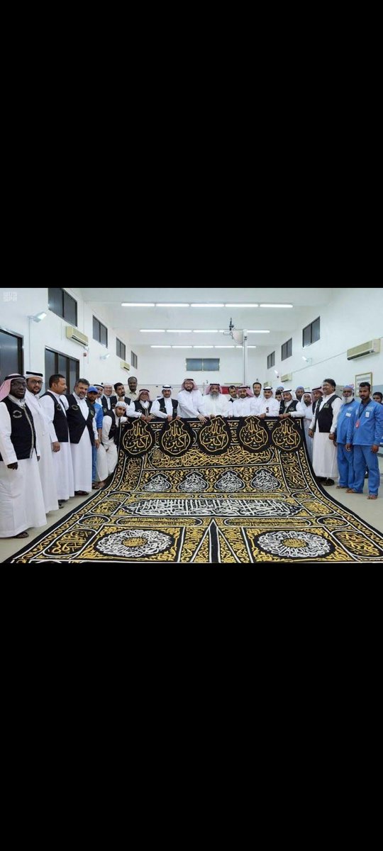 a7_cd2's tweet photo. يعمل في تلك الاقسام اكثر من مئتي عامل سعودي من العاملة السعودية المؤهلة والمدربة https://t.co/c7ZrHXWy66