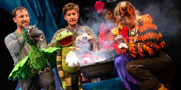 ElizabethJRowan's tweet photo. For those with children of any age check out https://t.co/BWwoxX1trZ for offers on London theatre shows during August! We went and watched #RoomOnTheBroom which was amazing! @TallStoriesLive #KidsWeek #London #Theatre #AugustOffer https://t.co/WEgvkMI2GG