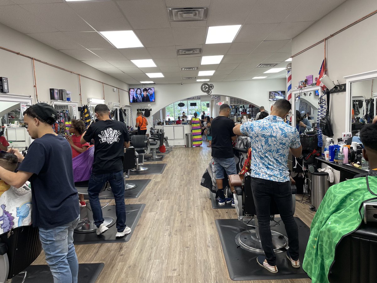 EastHartfordPS's tweet photo. The #EastHartford community coming together to help get our kids ready for school! Yesterday, the barbers at Exclusive Cuts gave free back-to-school haircuts to EHPS students. Great work by our Family Support Specialists to make it a successful event! #EHPSPride https://t.co/BsNQzXj7Ny