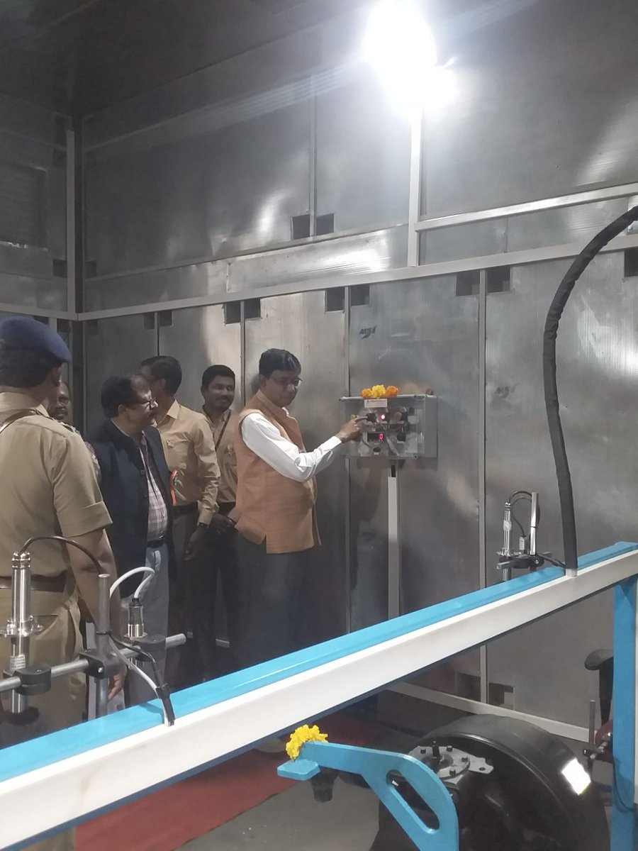 cmdbeml's tweet photo. 'Atmanirbhar Bharat': Inauguration of Automatic Axle Test Rig facility for testing of indigenous axles of High mobility vehicle by CMD, BEML at BEML, Palakkad Complex on Independence day. Kudos to team Pallakad. https://t.co/d9TN29aIY4