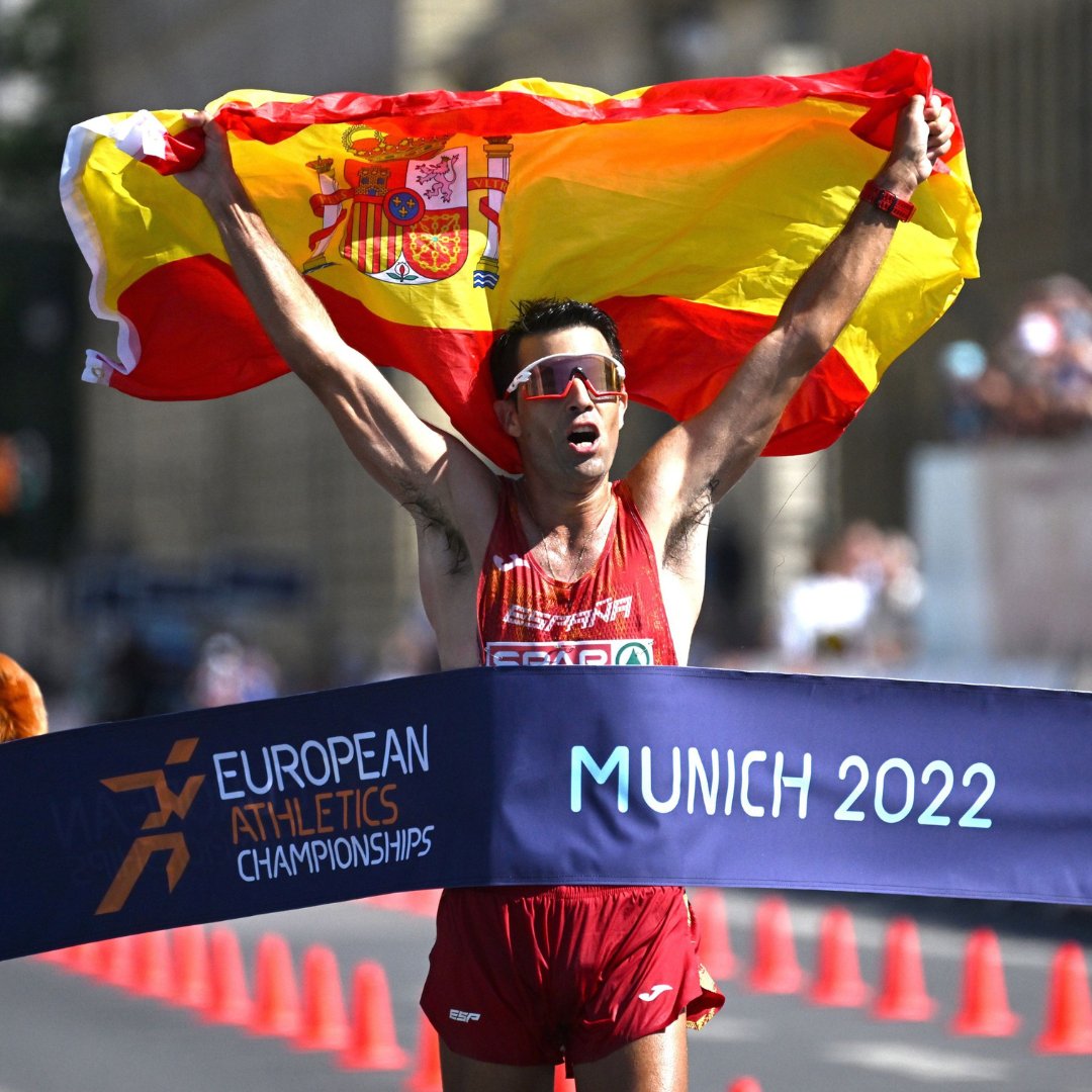 DatsMeLife's tweet photo. 🥇¡MIGUEL ÁNGEL LÓPEZ ES CAMPEÓN DE EUROPA!🥇

🏆 ¡Primer Oro Europeo para España! @MA_LopezNicolas brilla en 35 km marca en el Campeonato Europeo de #Munich2022 con un tiempo de 2:26:49⏱️  

Enhorabuena 👏🏼👏🏼👏🏼

 #athletics #atletismo #sport #trackandfield #elatletismounido https://t.co/hpwNno0wDd