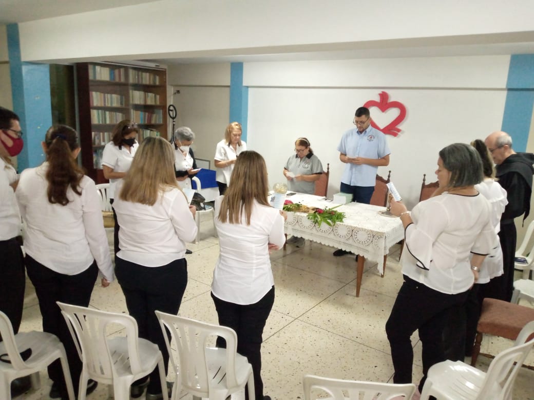 fsarvenezuela's tweet photo. #7agosto Visita del Consejo Nacional de Fsarvenezuela a las fraternidades de Barquisimeto.
#FsarVenezuela #AgustinosRecoletosSeglares
#SoyFSAR #SoyOAR
#AgustinosRecoletos #FSAR #Barquisimeto https://t.co/4V3RgHbYGv