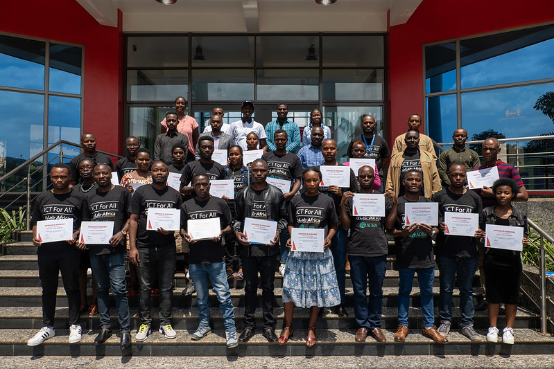CMU-Africa pilots an ICT Upskilling training with 24 secondary school teachers supporting Mahama Refugee camp courtesy of a partnership with @ADRAIntlRwanda and Upanzi Network.
#Partnerships #Impact #Inclusion #ICTForAll #ict4d
See Album: flic.kr/s/aHBqjA39Wr