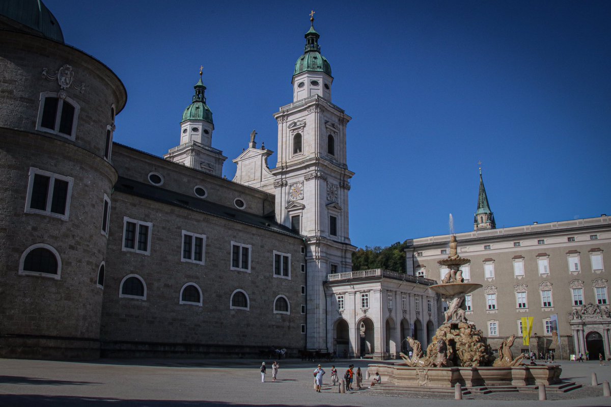 david_g_cooper's tweet photo. #60InAugust DAY 1️⃣6️⃣

🇦🇹 Salzburg
Out and about early to avoid the crowds……
Mozarts Geburtshaus • Birthplace
Residenzbrunnen
Dom zu Salzburg • Cathedral
Pferdeschwemme (Hofmarstallschwemme) https://t.co/uPqKe6Mbiu